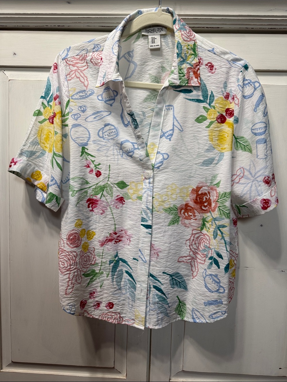 Rachel Zoe White Floral and Teapots Short Sleeve Button-Down Shirt